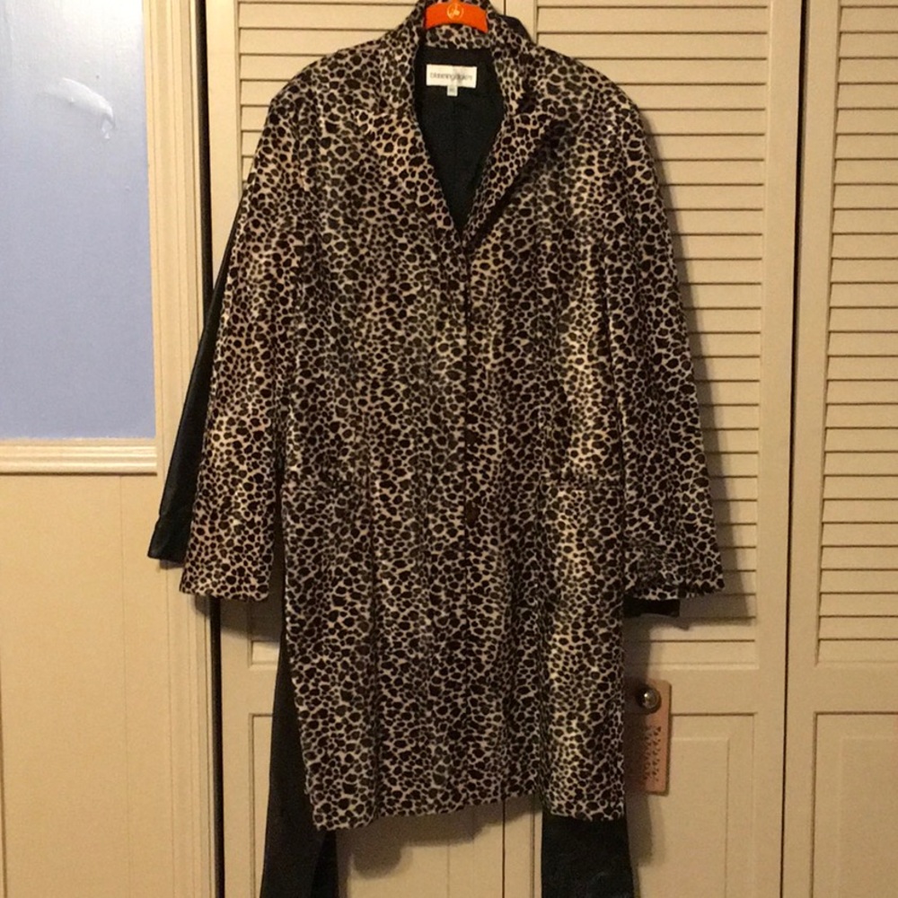 EUC,LEOPARD FAUX FUR,SWING COAT,Front Pockets,Lightweight,Size XL,HIDDEN BUTTONS